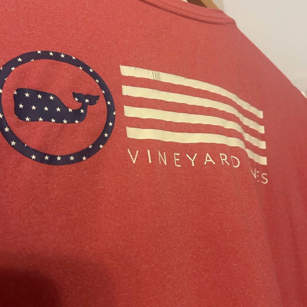 Vineyard Vines Performance Men's Tee with Navy Logo